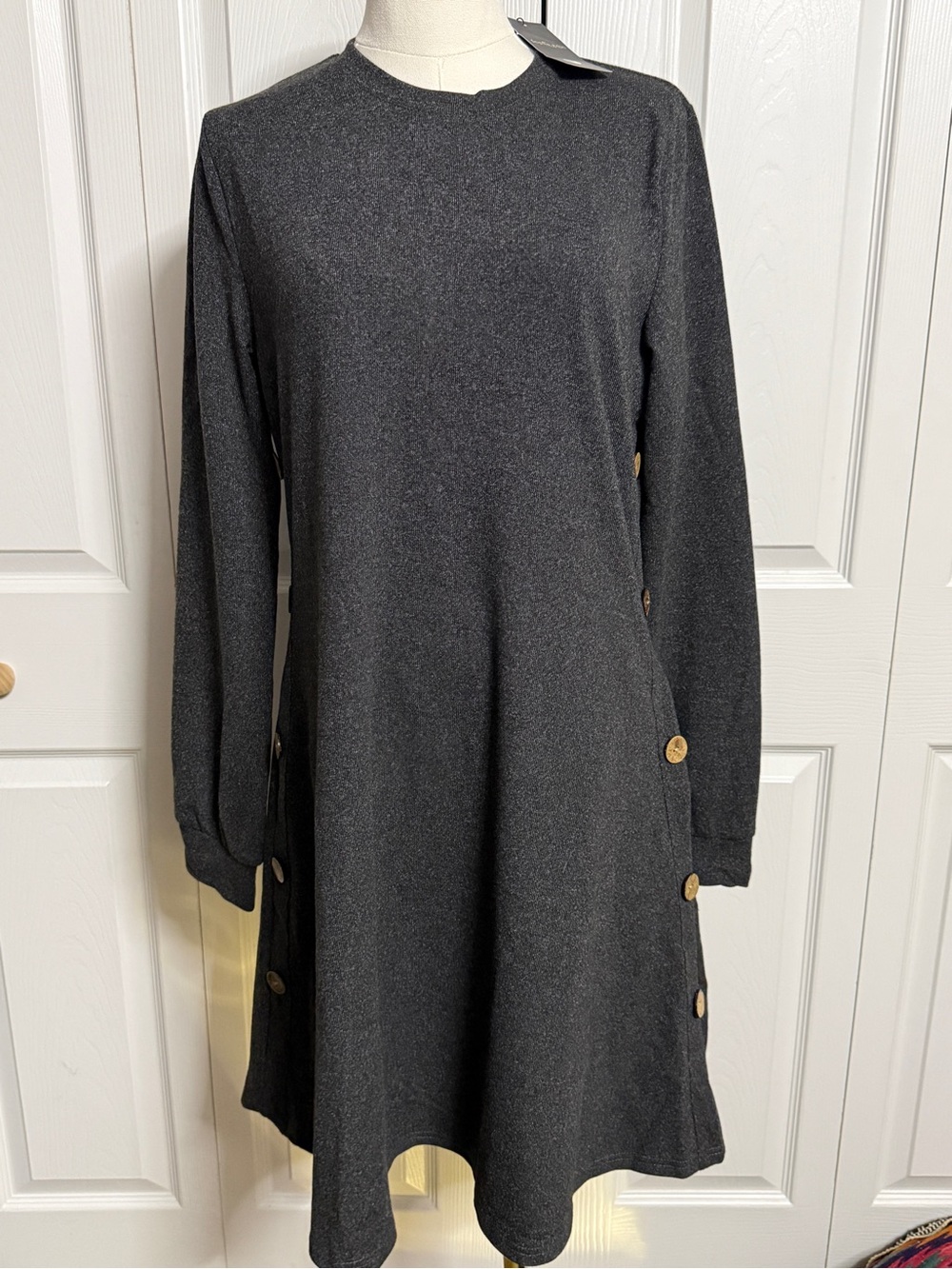 Women's Charcoal Button-Accent Long Sleeve Dress